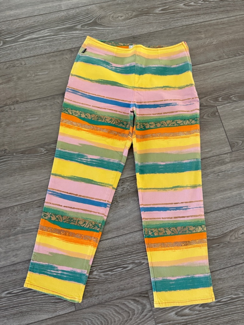 Vintage Authentic Moschino Capris, Size 6